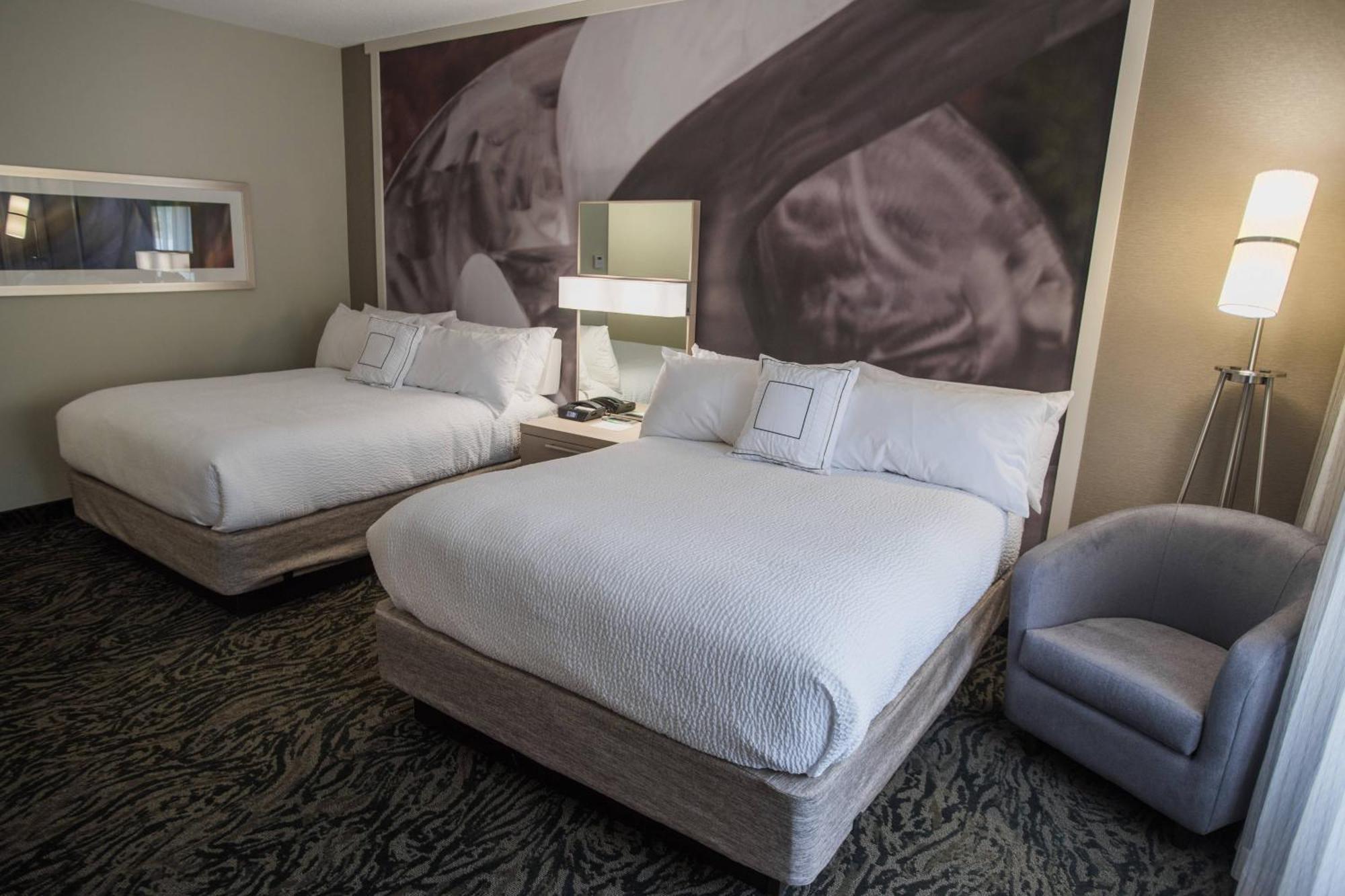 Courtyard By Marriott Hickory Hotel Exterior foto